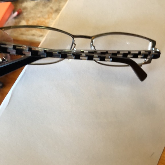 NEW Designer Eyeglasses Rx’able - Picture 4 of 4